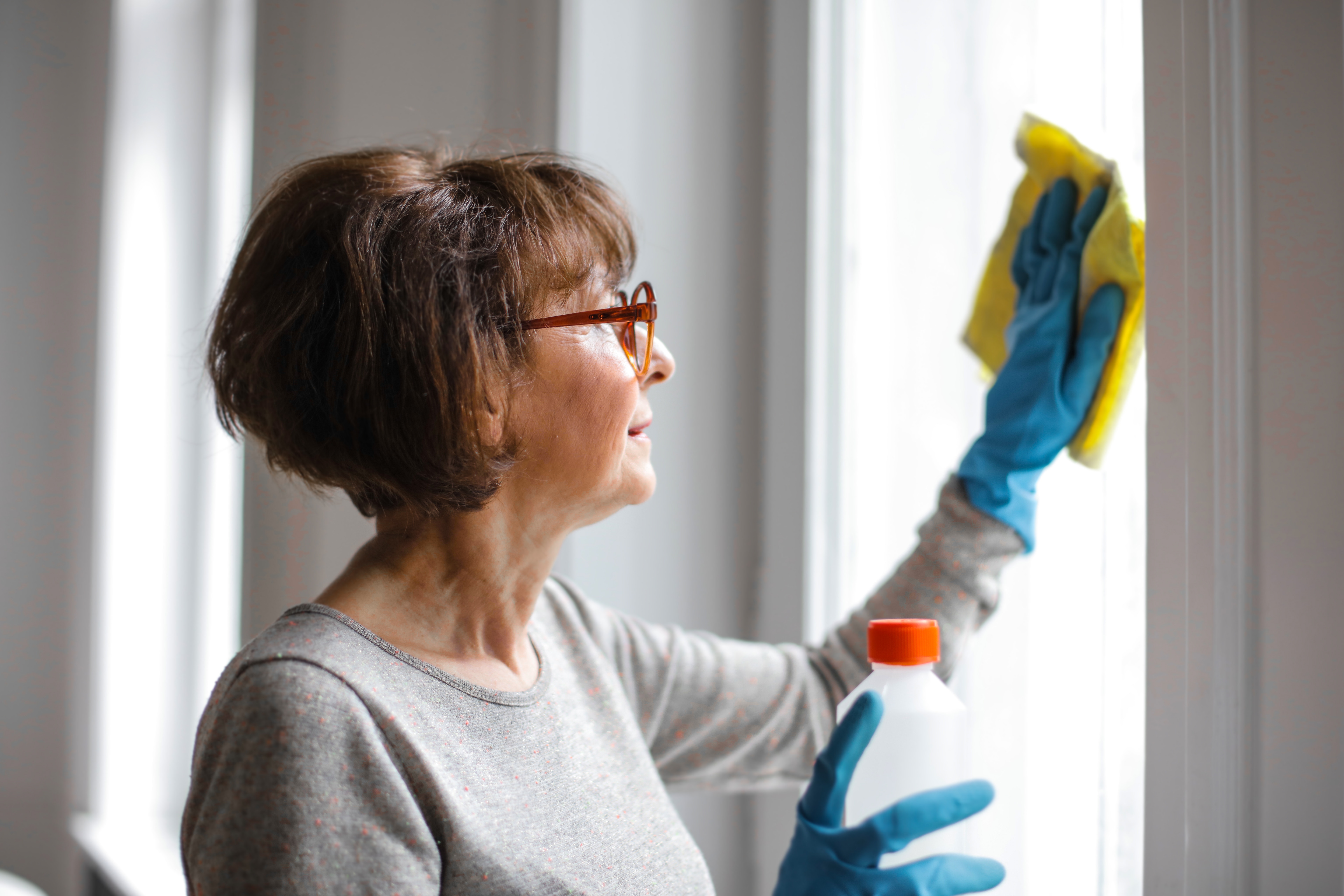 cleaning with loved ones - acorn stairlifts NZ